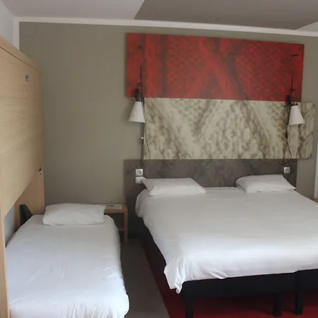 ホテル Gare モンス