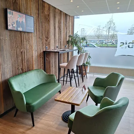 ホテル Gare モンス